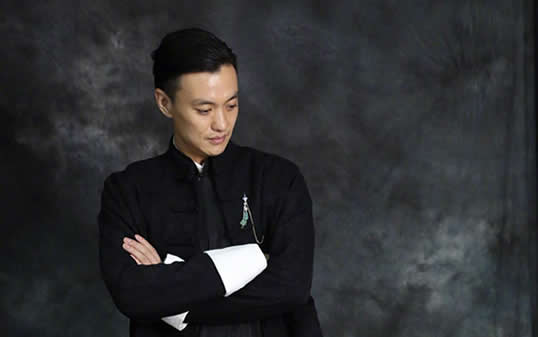 没开玩笑！周一围新剧要和手机拍对手戏？