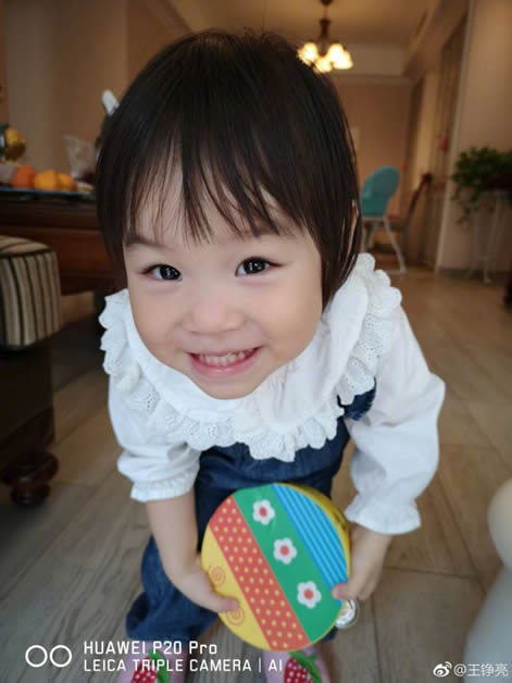 王铮亮更博女儿摄影大片 争做新一代国民岳父 王铮亮更博女儿摄影大片 争做新一代国民岳父