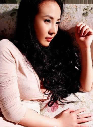 甘露露怎么火的,甘露露什么来头,甘露露为何在网上那么多绯闻 甘露露怎么火的,甘露露什么来头,甘露露为何在网上那么多绯闻