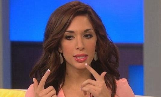 丰唇手术失败嘴唇增厚像鸭子（图）