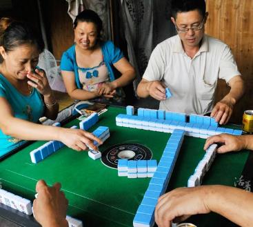 农民工地上的苦力女人们，晚上男女混住无隐私（组图）