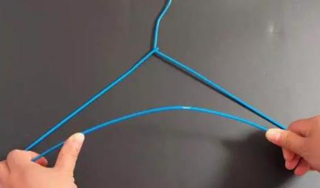 衣架的正确打开方式，用了那么多年是不是用错啦