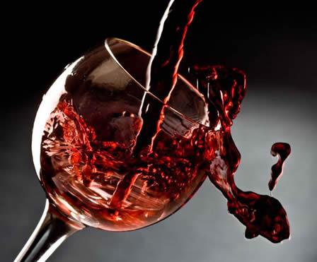 喝红酒的好处 晚上喝点它排出身体12种毒