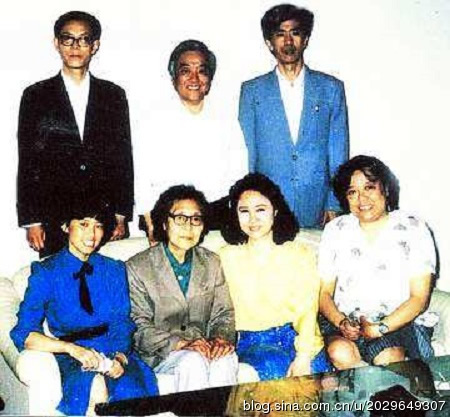 琼瑶年轻时照片大全集:琼瑶本人介绍和年轻照片大放送 琼瑶年轻时照片大全集:琼瑶本人介绍和年轻照片大放送