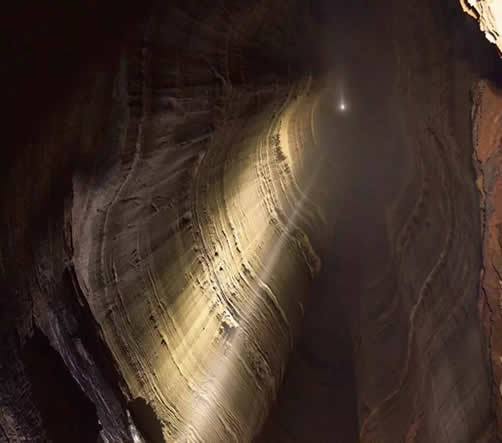 全球最深的洞：至今没人到过底端（图片揭秘）