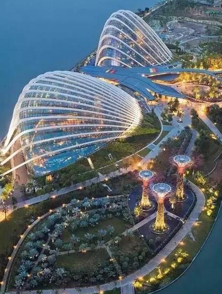 世界最奇葩的建筑：十个世界上最奇葩建筑（脑洞大开）