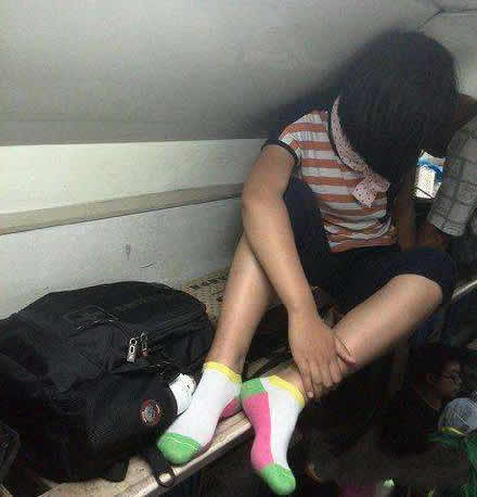 卧铺美女图片：火车卧铺照片图片合集