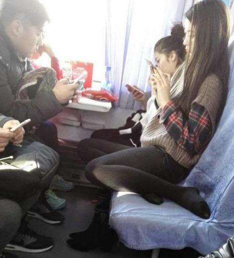 卧铺美女图片：火车卧铺照片图片合集