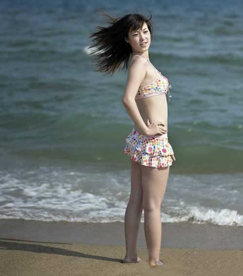 人体模特张筱雨图片：中国第一人体模特张筱雨生活照