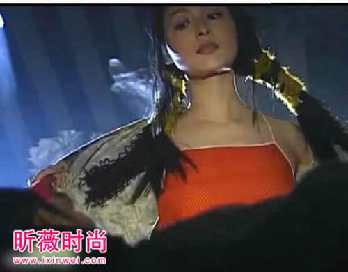 古装美女肚兜吊带抹胸:古装剧各类风情肚兜吊带抹胸大集合