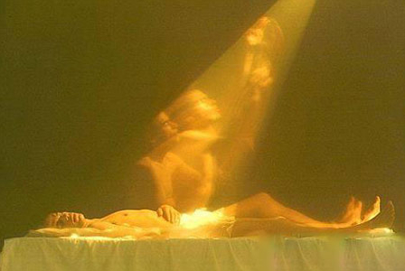 人死一瞬间是什么感觉:人死后仍有意识竟是灵魂出窍 人死一瞬间是什么感觉:人死后仍有意识竟是灵魂出窍