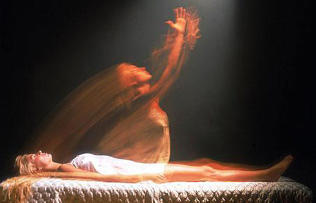 人死一瞬间是什么感觉:人死后仍有意识竟是灵魂出窍 人死一瞬间是什么感觉:人死后仍有意识竟是灵魂出窍