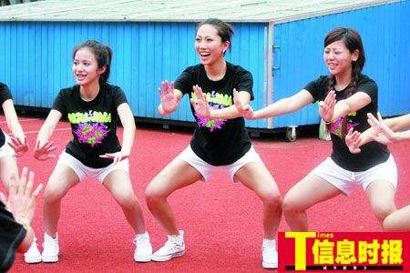 女生最难受的蹲马步图片：女生蹲马步图片和好处