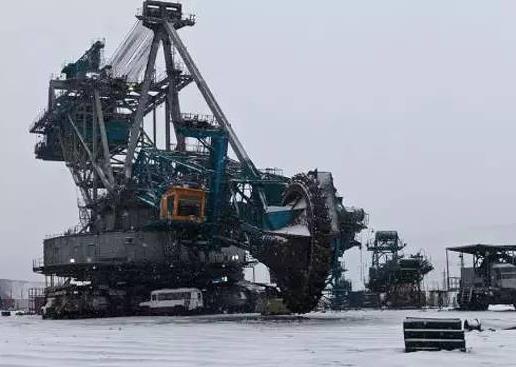 中国挖掘机有多强：看看史上最强挖掘机到底有多牛