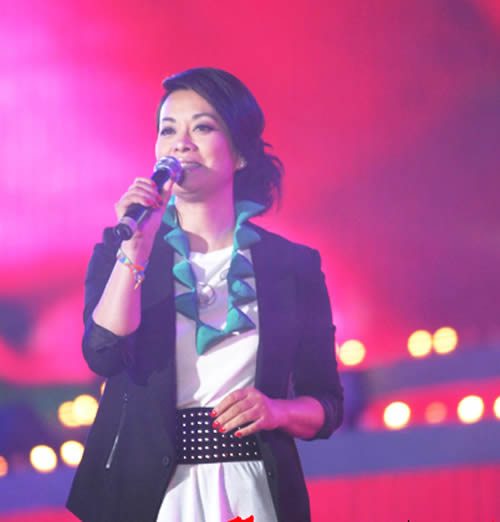 55岁毛阿敏素颜照：毛阿敏个人资料图片及好听歌曲串烧