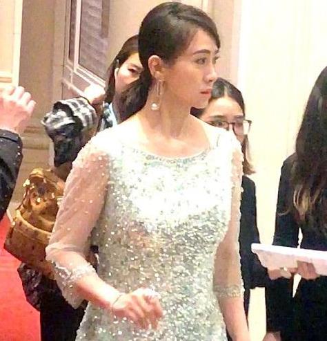 翁虹现身某酒店:翁虹资料简介和翁虹早年翁虹图片 翁虹现身某酒店:翁虹资料简介和翁虹早年翁虹图片