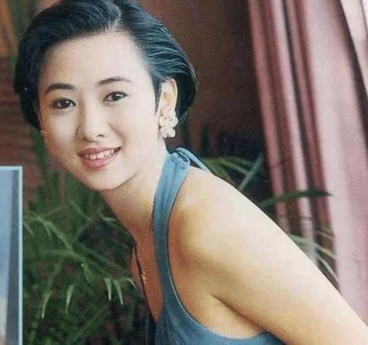 翁虹现身某酒店：翁虹资料简介和翁虹早年翁虹图片