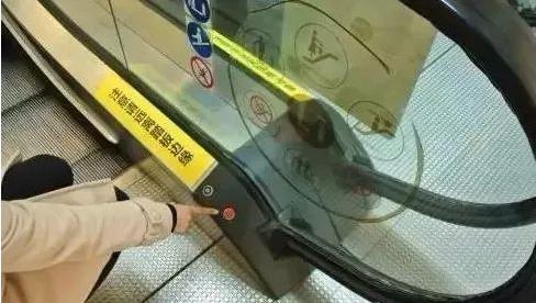 自动扶梯生吞男人：搭乘自动扶梯注意安全不要这样做