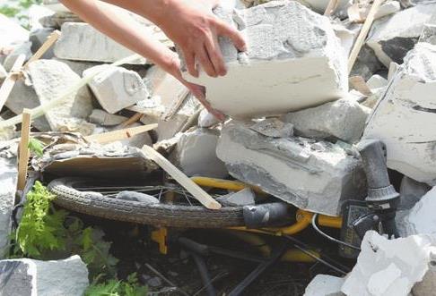 上百辆小黄车遭活埋:小黄车惹了谁被填埋,未解锁多为新车 上百辆小黄车遭活埋:小黄车惹了谁被填埋,未解锁多为新车