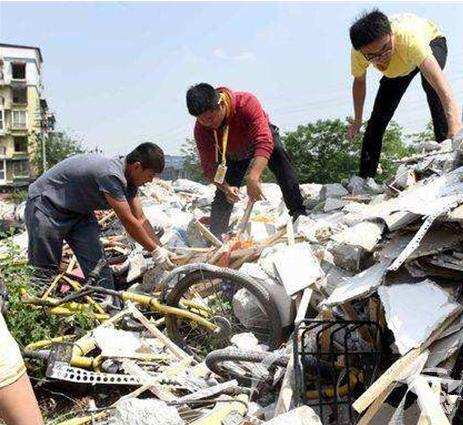 上百辆小黄车遭活埋:小黄车惹了谁被填埋,未解锁多为新车 上百辆小黄车遭活埋:小黄车惹了谁被填埋,未解锁多为新车