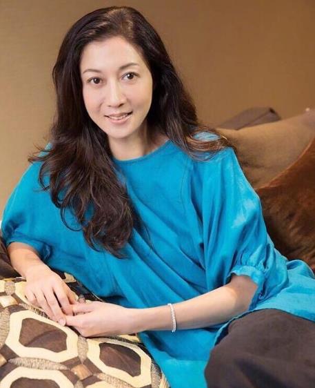 吴绮莉返家神情落寞:吴绮莉靠生活照,吴绮莉年轻时的照片 吴绮莉返家神情落寞:吴绮莉靠生活照,吴绮莉年轻时的照片