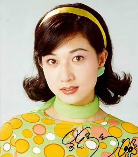 吴绮莉返家神情落寞:吴绮莉靠生活照,吴绮莉年轻时的照片