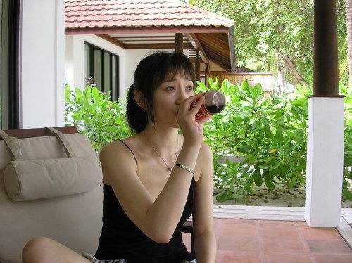 李小冉生日献吻老公：李小冉老公徐佳宁,李小冉素颜照