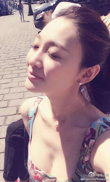 李小冉生日献吻老公：李小冉老公徐佳宁,李小冉素颜照