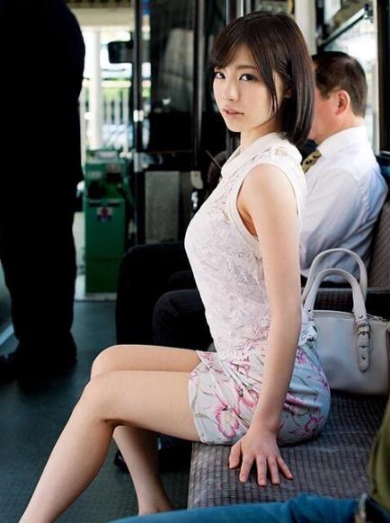 丰满美女生话照：好看的清除日本漂亮的美女图片