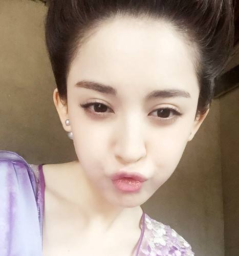 娜扎送睡前福利卖萌：自拍绷不住笑,古力娜扎各种美照