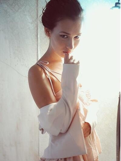 卢靖姗戛纳秀身材：卢靖姗资料简介,卢靖姗图片