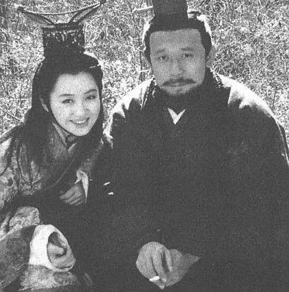 许晴近照脸尖显老：演员许晴好像瘦了,许晴年轻时的照片