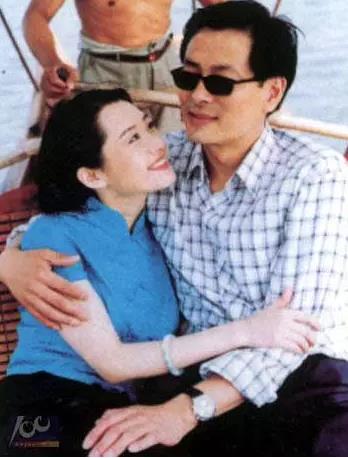 许晴近照脸尖显老：演员许晴好像瘦了,许晴年轻时的照片