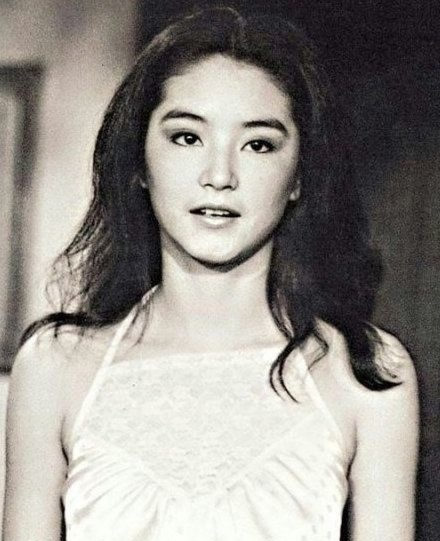 林青霞19岁造型曝光:19岁学生妹造型,林青霞年轻照片美丽动人