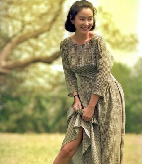 林青霞19岁造型曝光:19岁学生妹造型,林青霞年轻照片美丽动人