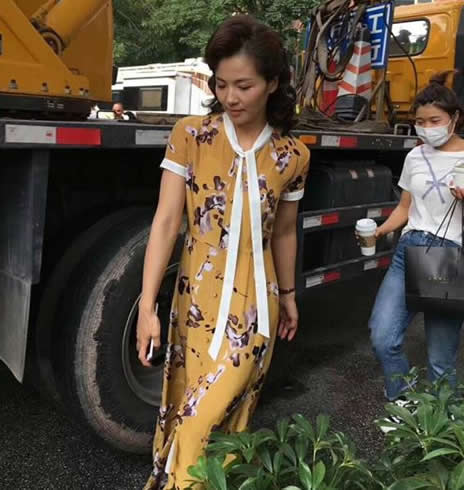 片场偶遇刘涛新剧造型：有年代感的照片,刘涛资料及剧照