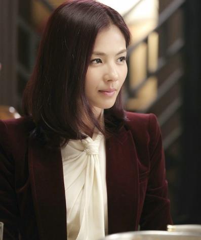 片场偶遇刘涛新剧造型：有年代感的照片,刘涛资料及剧照