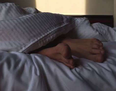 睡觉时身体突然抖一下的原因太吓人(图) 睡觉时身体突然抖一下的原因太吓人(图)