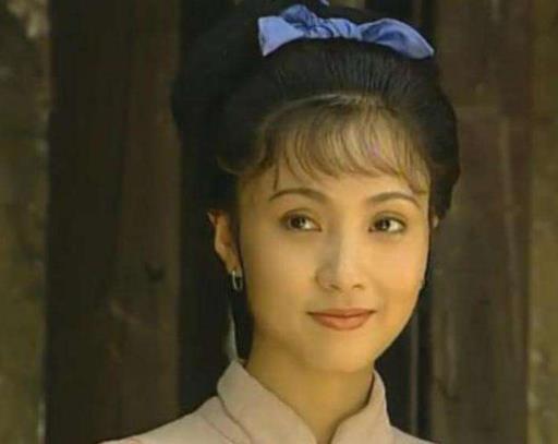 陶虹素颜现身机场:陶虹资料简介,陶虹年轻时的照片 陶虹素颜现身机场:陶虹资料简介,陶虹年轻时的照片