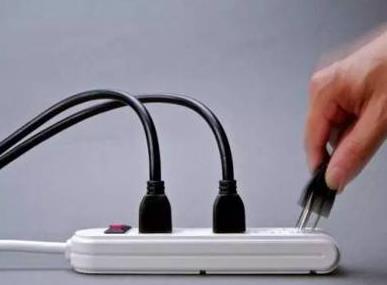 插头中间的洞竟是用来做这：看看这些妙用（图）