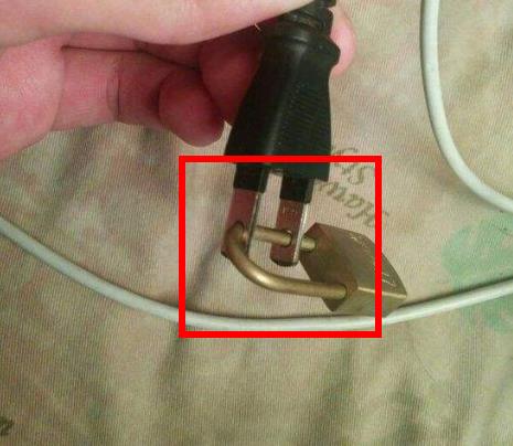 插头中间的洞竟是用来做这：看看这些妙用（图）