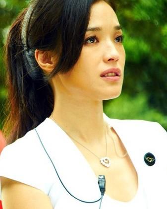 舒淇晒美食遭调侃：一桌美食摆拍or真吃,舒淇年轻时的照片