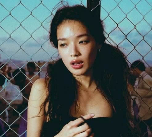 舒淇晒美食遭调侃：一桌美食摆拍or真吃,舒淇年轻时的照片