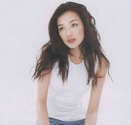 舒淇晒美食遭调侃：一桌美食摆拍or真吃,舒淇年轻时的照片