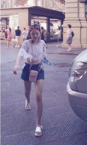 甄子丹女儿成美少女:亭亭玉立美少女,甄子丹女儿近照 甄子丹女儿成美少女:亭亭玉立美少女,甄子丹女儿近照