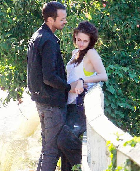 暮光女光脚走红毯：暮光女是谁什么意思,暮光女剧照图片