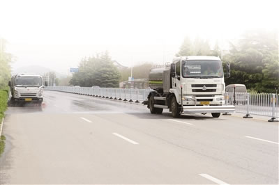 环卫史上最精细考核：扫灰称重,环卫工人精细化保洁