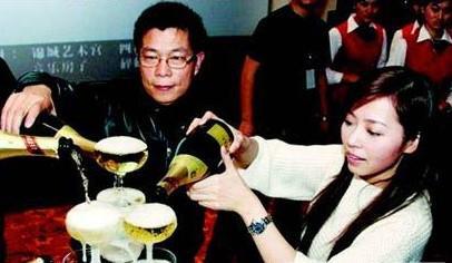 张靓颖绯闻男友曝光:张靓颖深夜牵手帅哥,张靓颖绯闻男友盘点 张靓颖绯闻男友曝光:张靓颖深夜牵手帅哥,张靓颖绯闻男友盘点