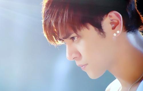 罗志祥晒暖色系自拍：罗志祥资料简介,罗志祥图片