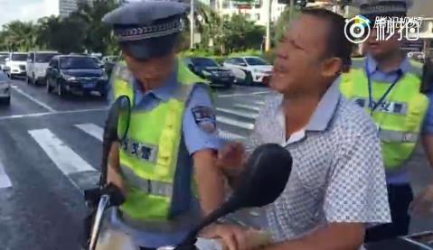 女子当众脱裤子:怎么回事惊呆围观市民,那些奇葩事大盘点 女子当众脱裤子:怎么回事惊呆围观市民,那些奇葩事大盘点